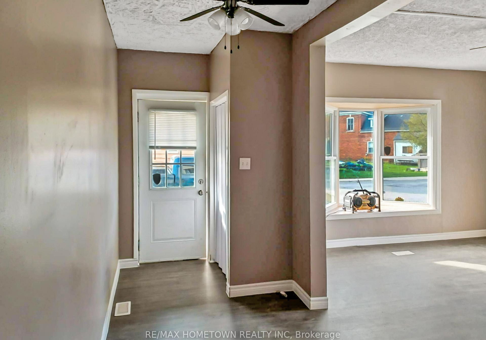 5-robinson-avenue-smiths-falls-ontario-x13142954
