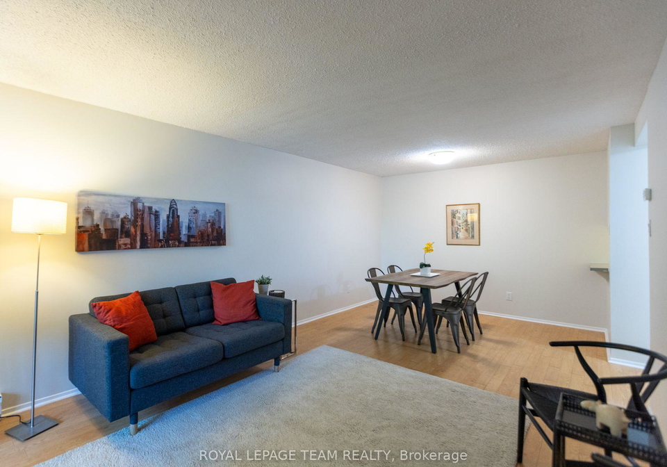 200-bay-street-ottawa-ontario-x13143114