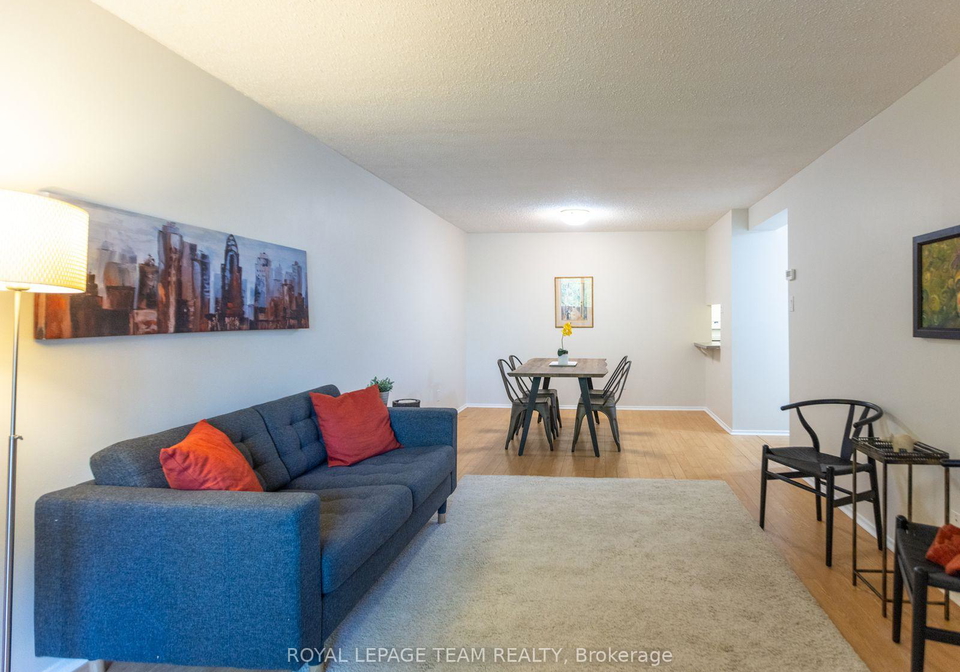 200-bay-street-ottawa-ontario-x13143114