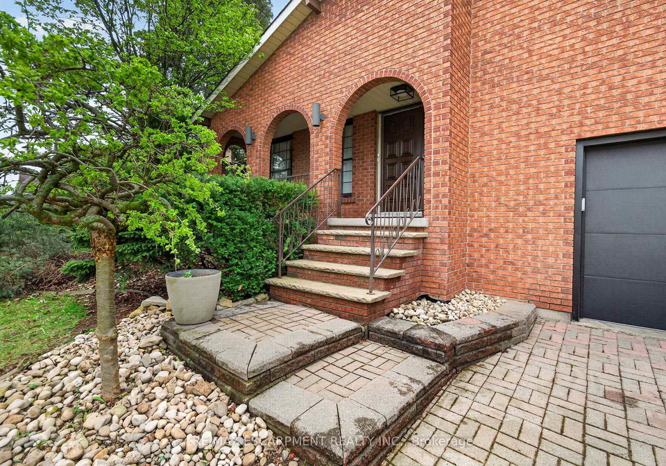 51-president-drive-hamilton-ontario-x13143358
