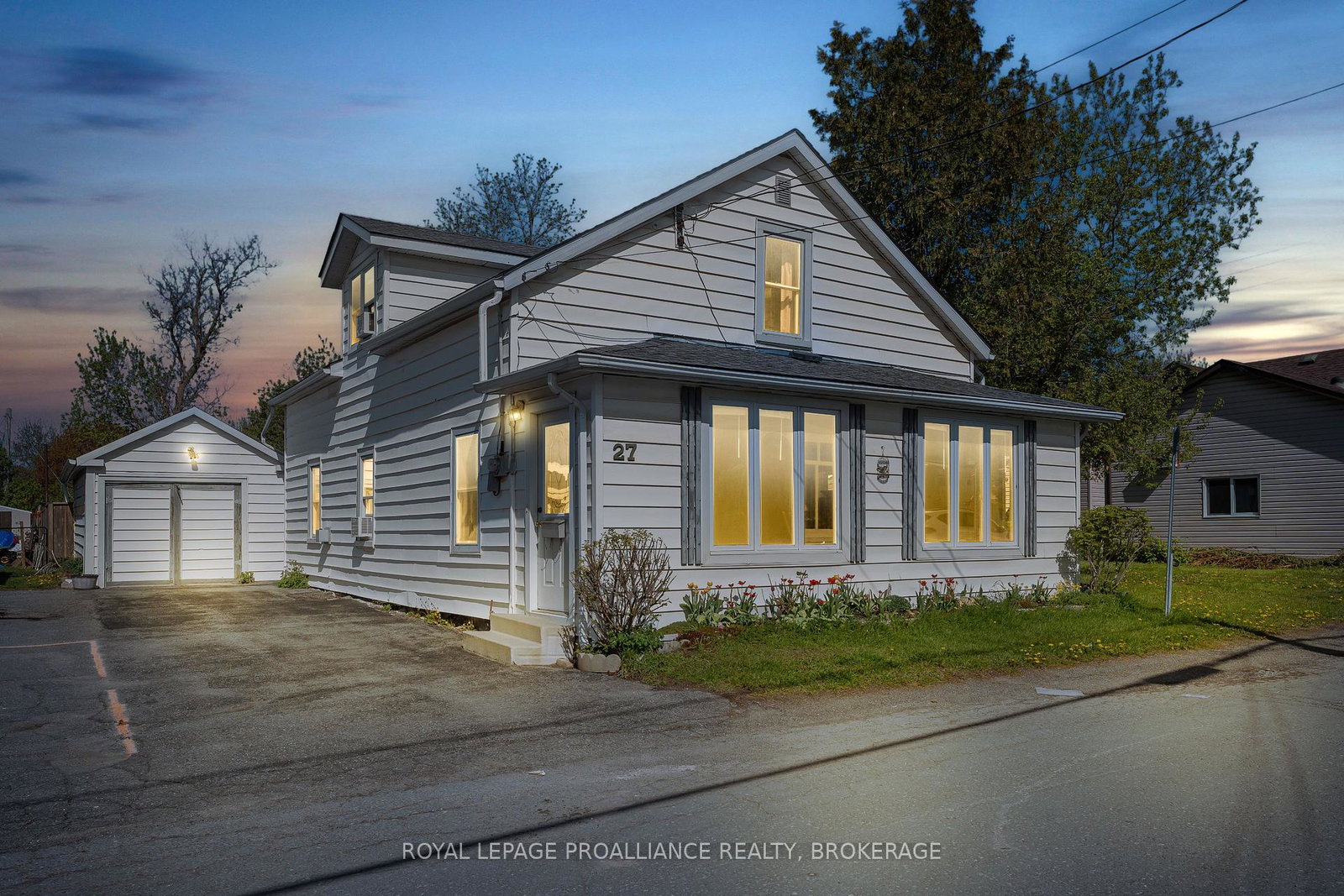 27-centre-street-loyalist-ontario-x13143552