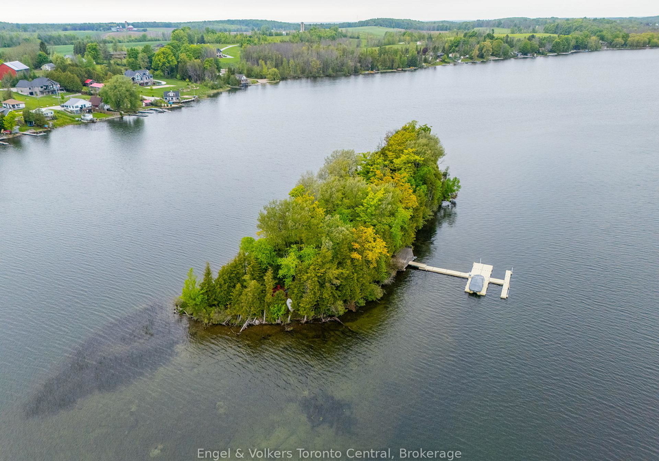 14-victoria-island-south-bruce-peninsula-ontario-x13144318