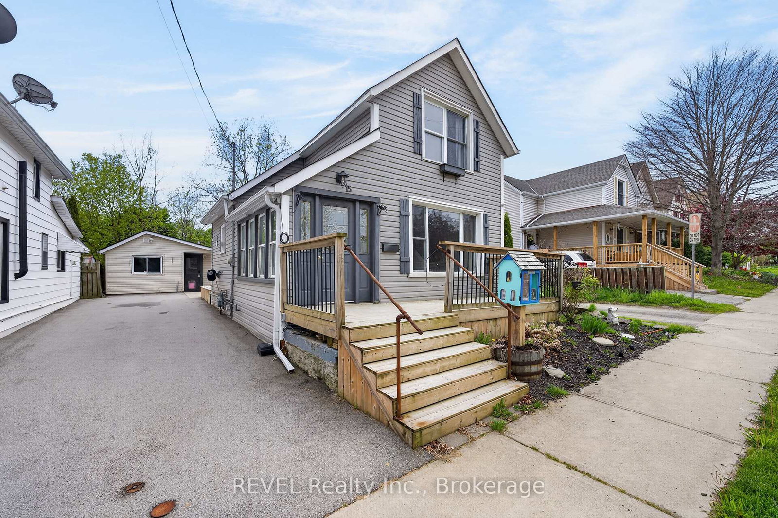15-phipps-street-fort-erie-ontario-x13144332