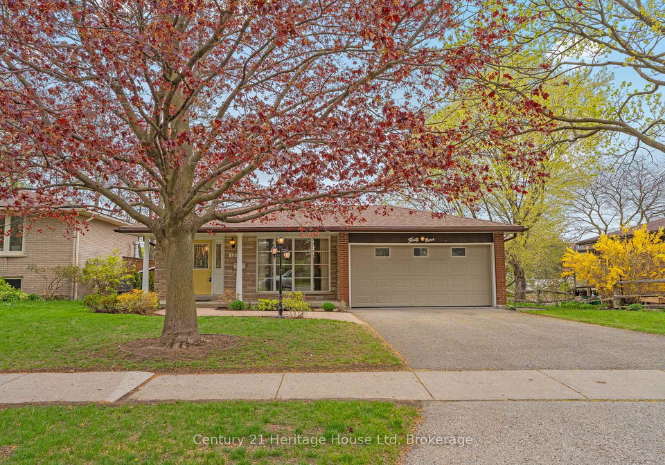 49-vanier-drive-guelph-ontario-x13144428