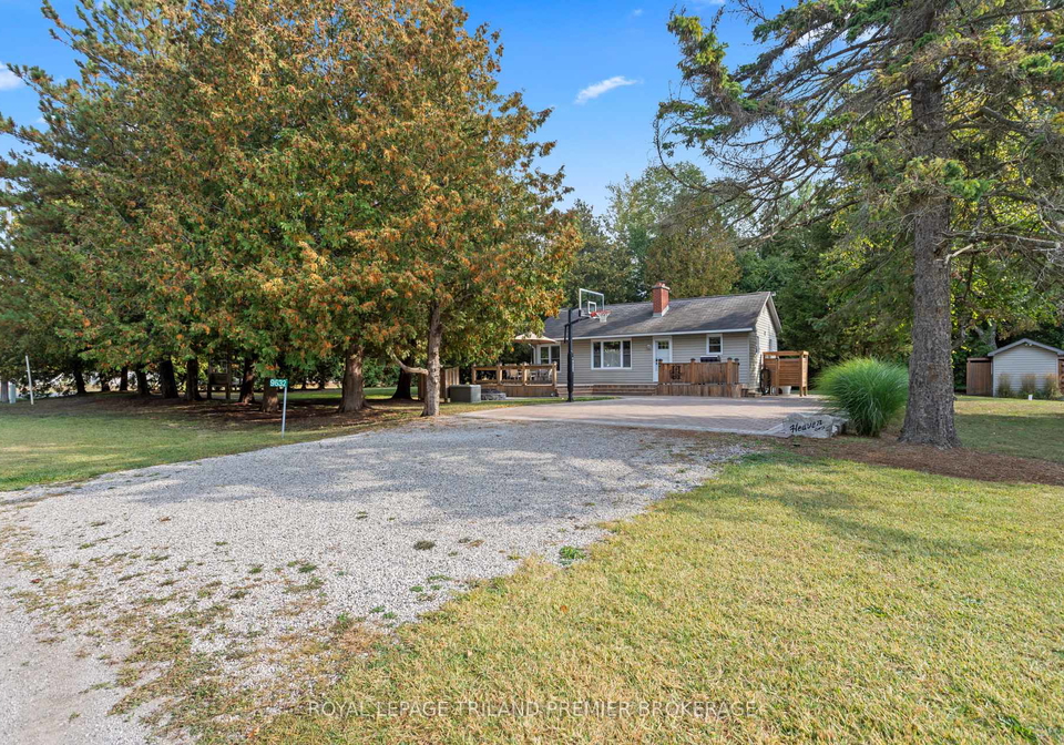 9632-beachway-drive-lambton-shores-ontario-x13144678