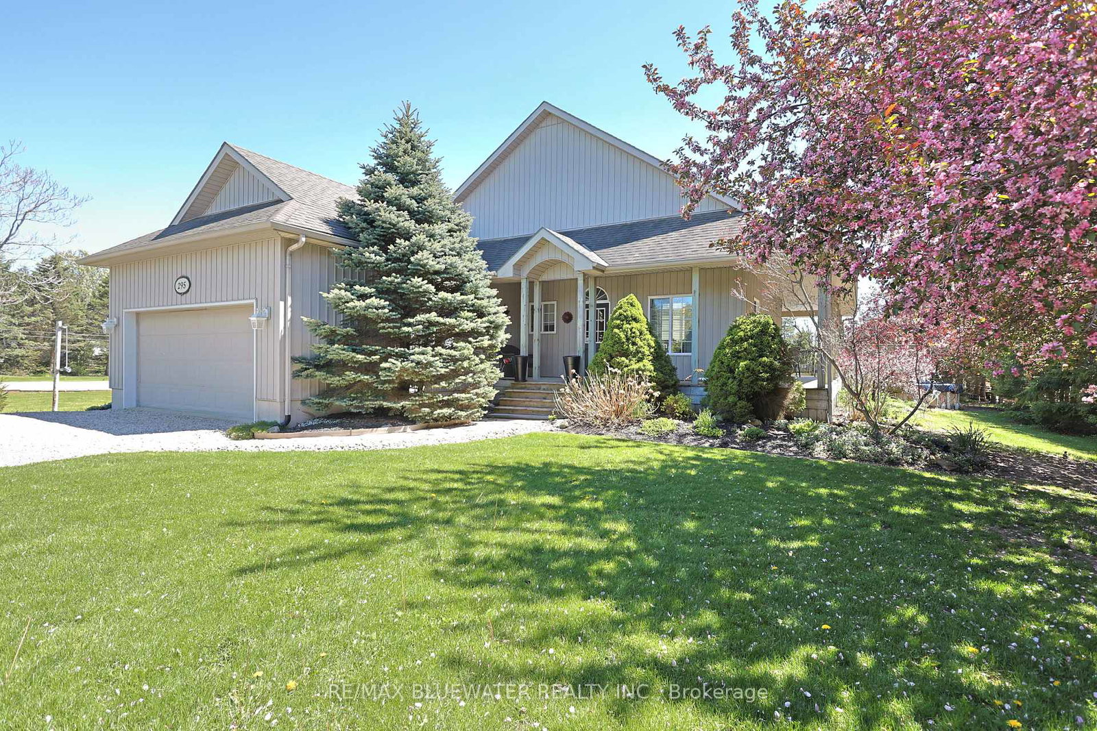 295-main-street-lambton-shores-ontario-x13145388