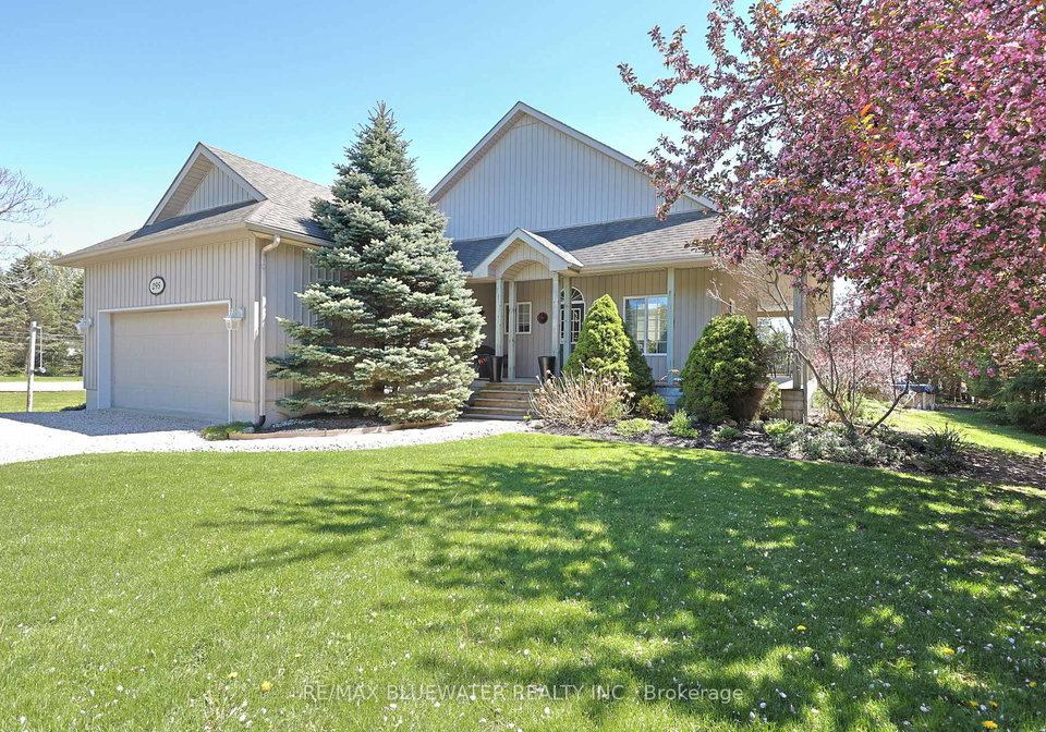 295-main-street-lambton-shores-ontario-x13145388
