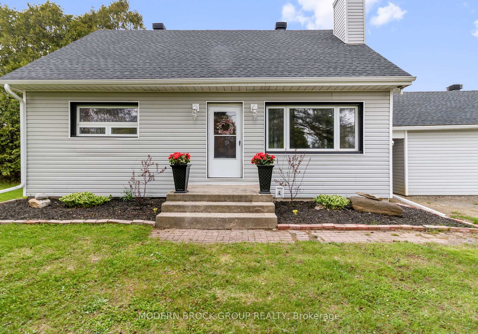 1055-county-road-15-augusta-ontario-x13146288