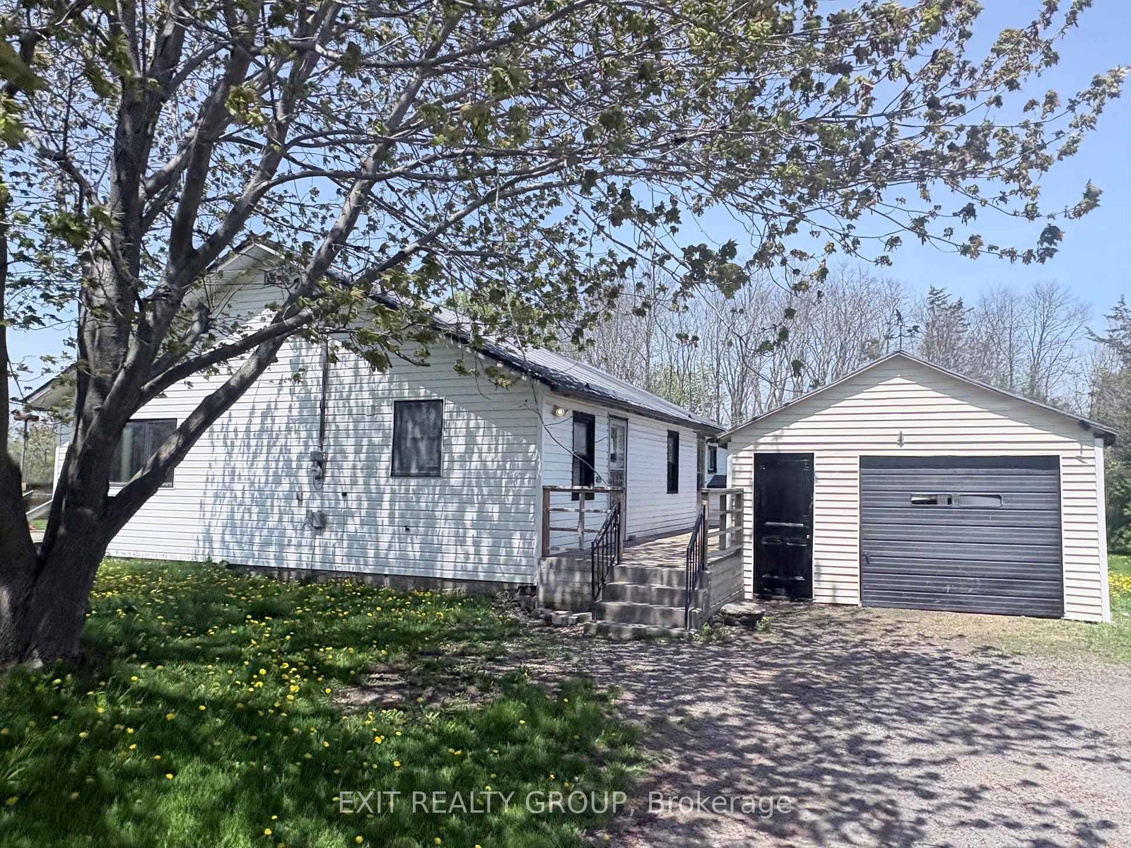 48-county-road-29-prince-edward-county-ontario-x13146432
