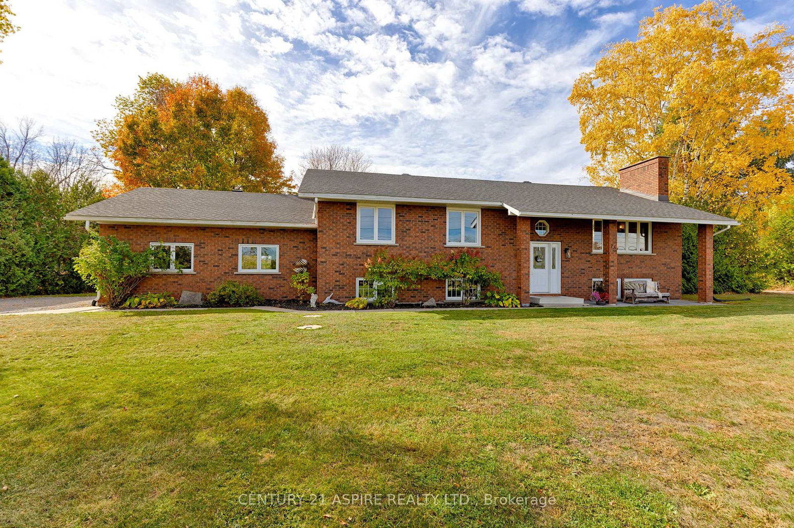 75-pembroke-street-whitewater-region-ontario-x13146766