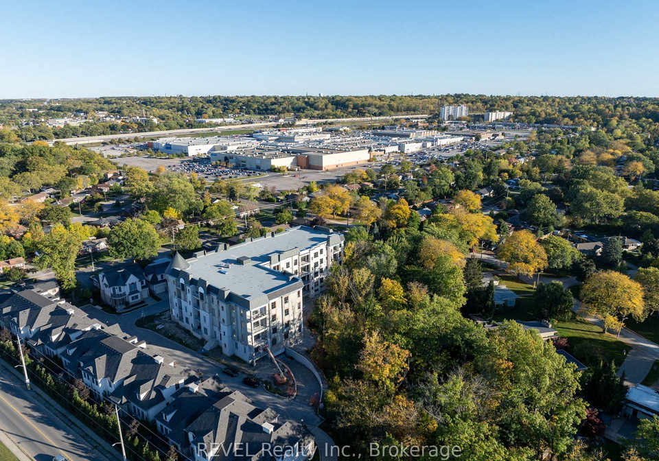2-arbourvale-common-st-catharines-ontario-x13146822