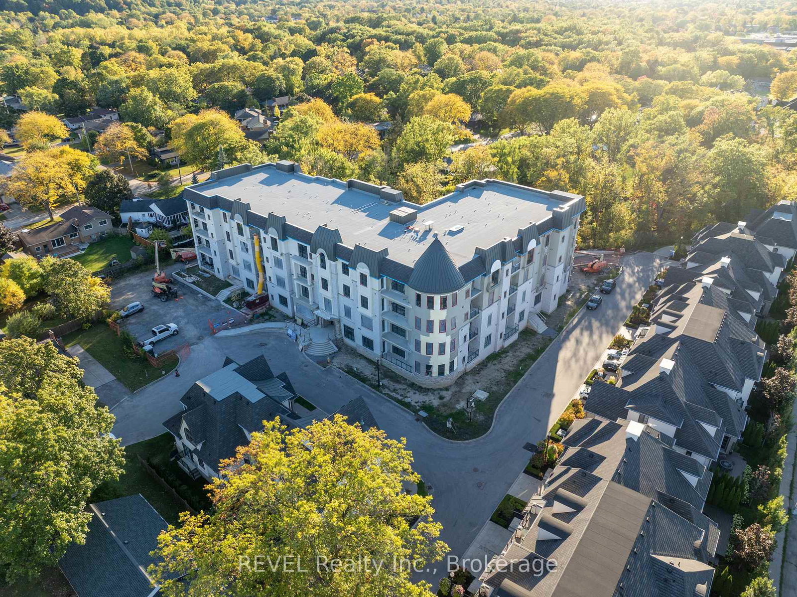 2-arbourvale-common-st-catharines-ontario-x13146824