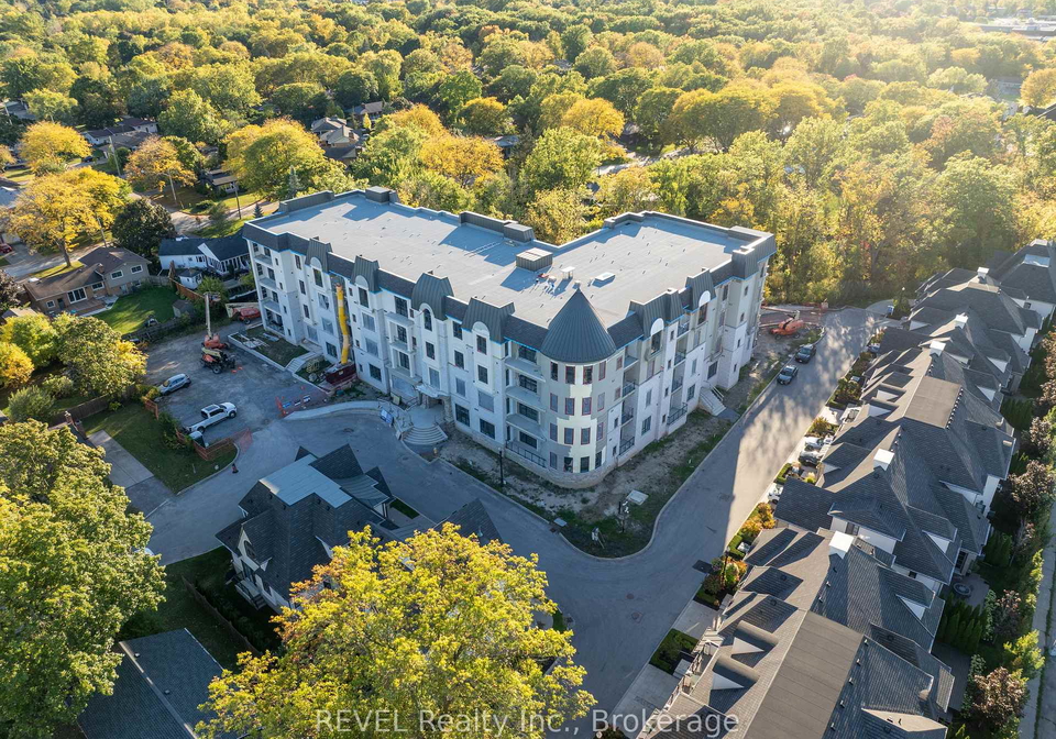 2-arbourvale-common-st-catharines-ontario-x13146824