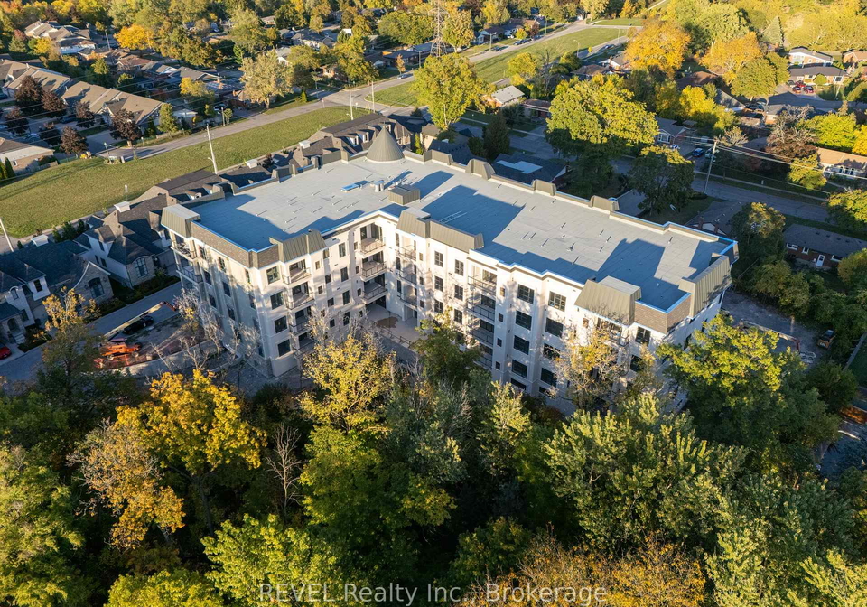2-arbourvale-common-st-catharines-ontario-x13146824