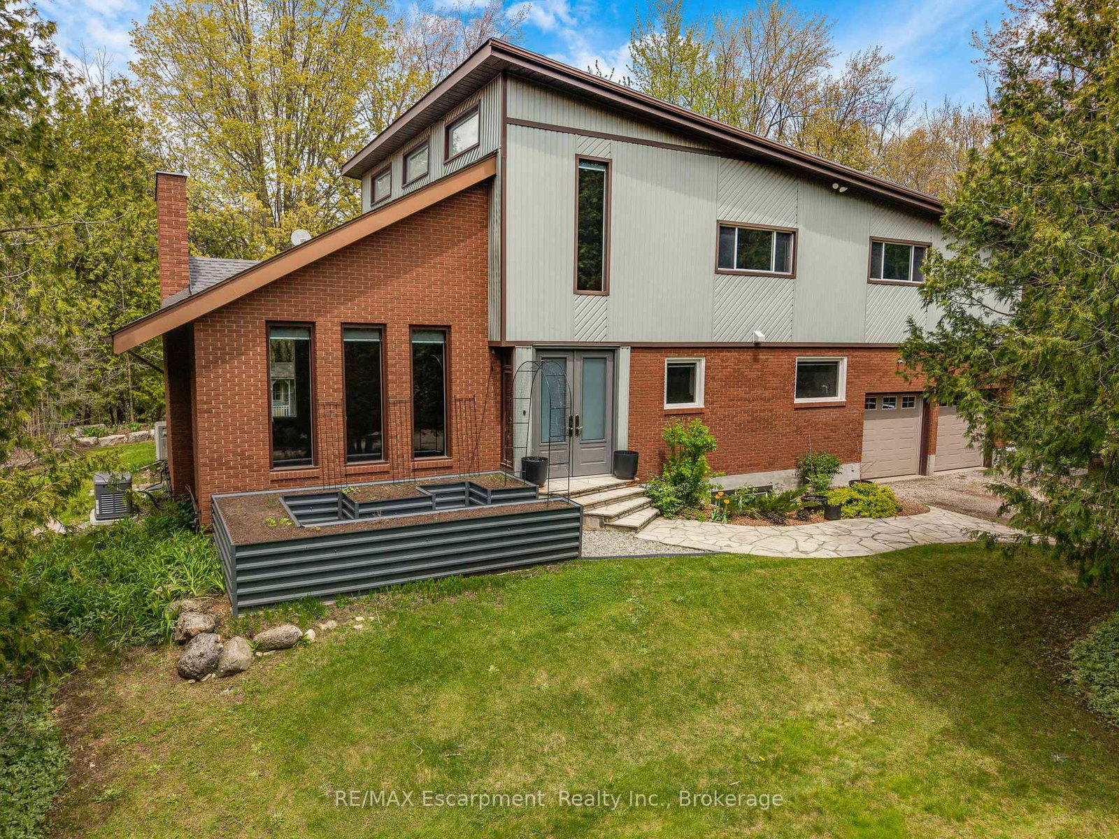 2092-highway-6-hamilton-ontario-x13146860