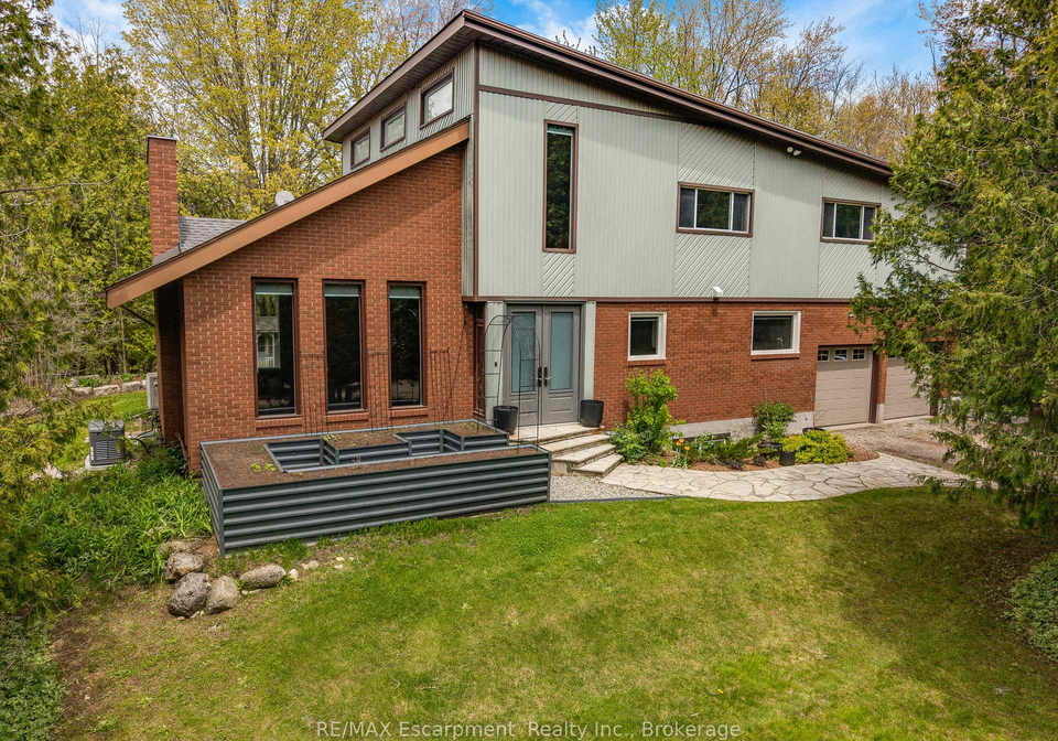 2092-highway-6-hamilton-ontario-x13146860