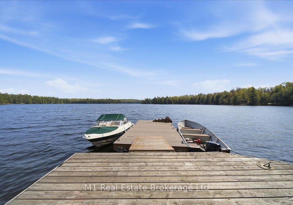 115-blackstone-lake-water-the-archipelago-ontario-x13147206