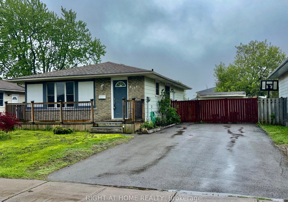 8158-paddock-trail-drive-niagara-falls-ontario-x13147680