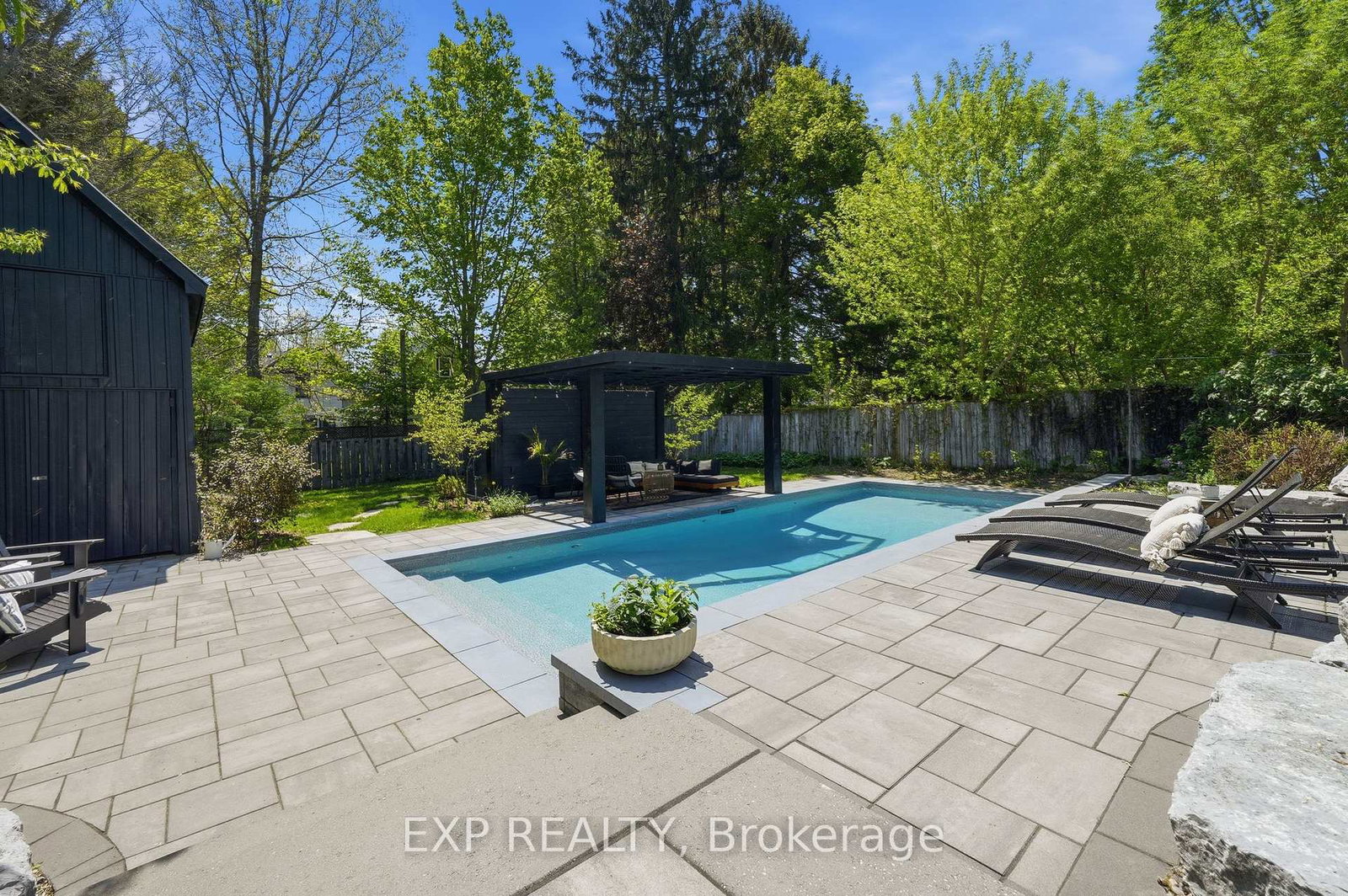 16-barker-street-prince-edward-county-ontario-x13149330