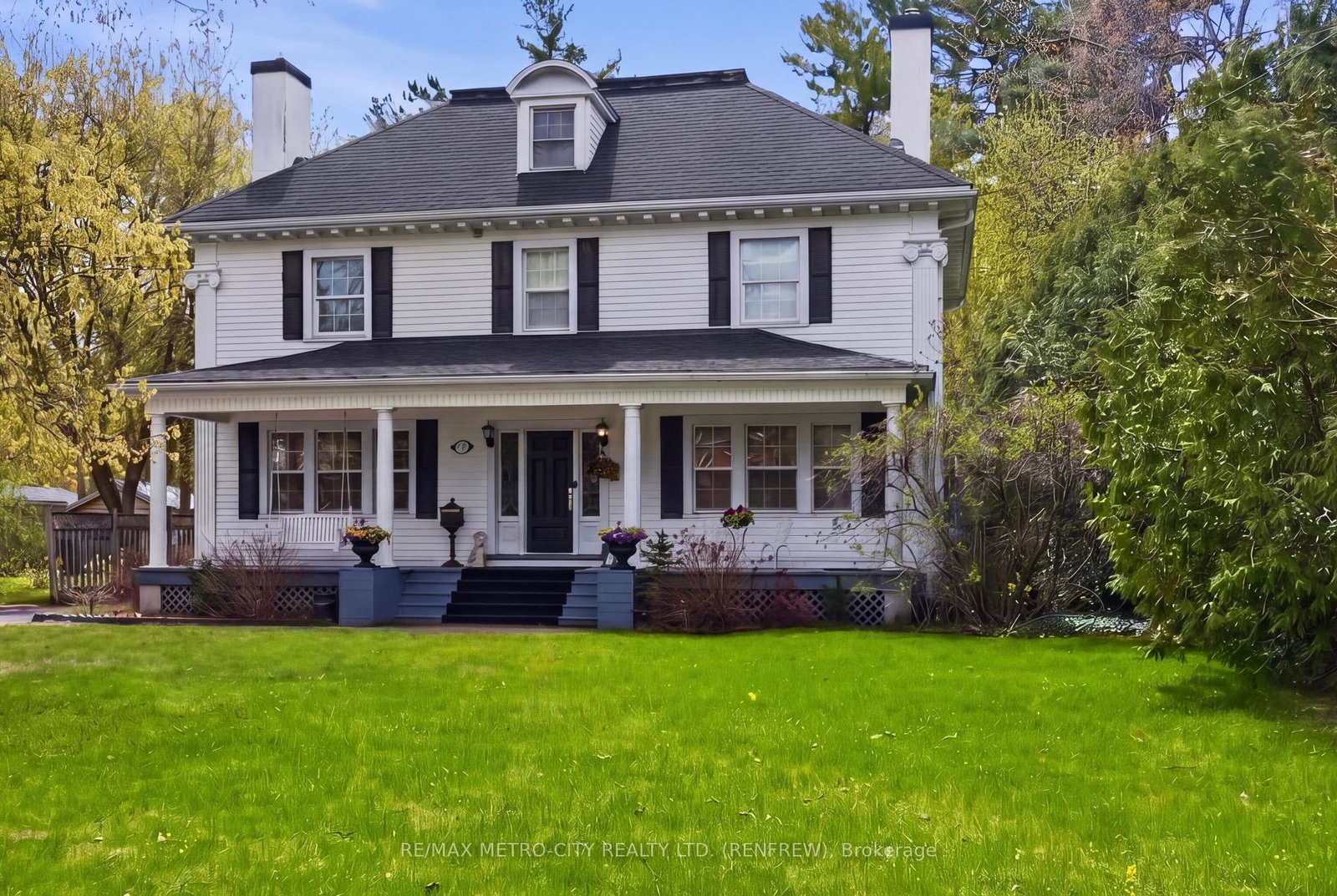 560-raglan-street-s-renfrew-ontario-x13149886