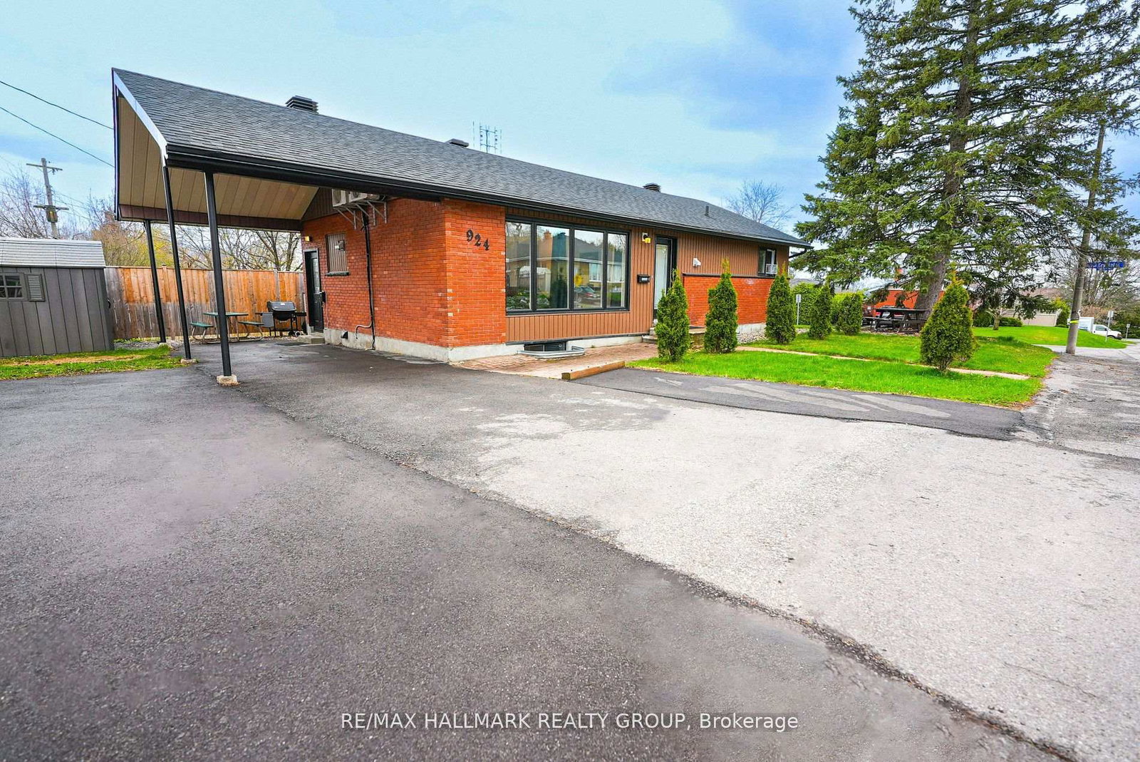 924-bermuda-avenue-ottawa-ontario-x13149902