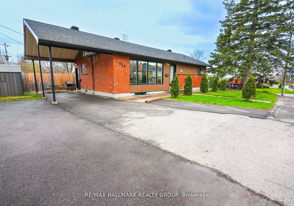 924-bermuda-avenue-ottawa-ontario-x13149902