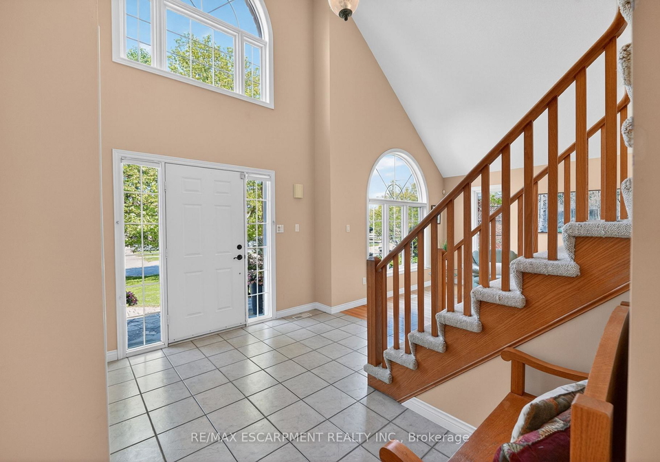 144-dorchester-drive-grimsby-ontario-x13150822