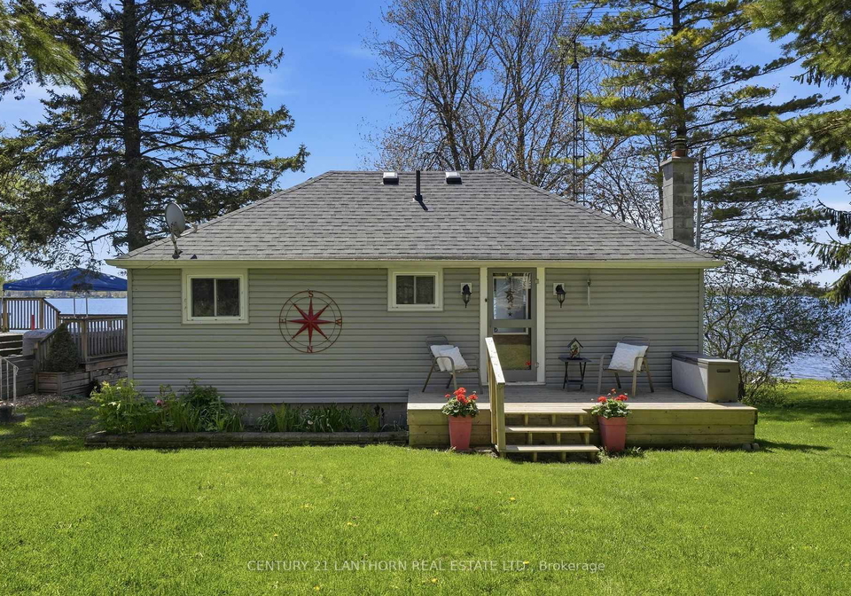1051-lakeside-drive-prince-edward-county-ontario-x13150976