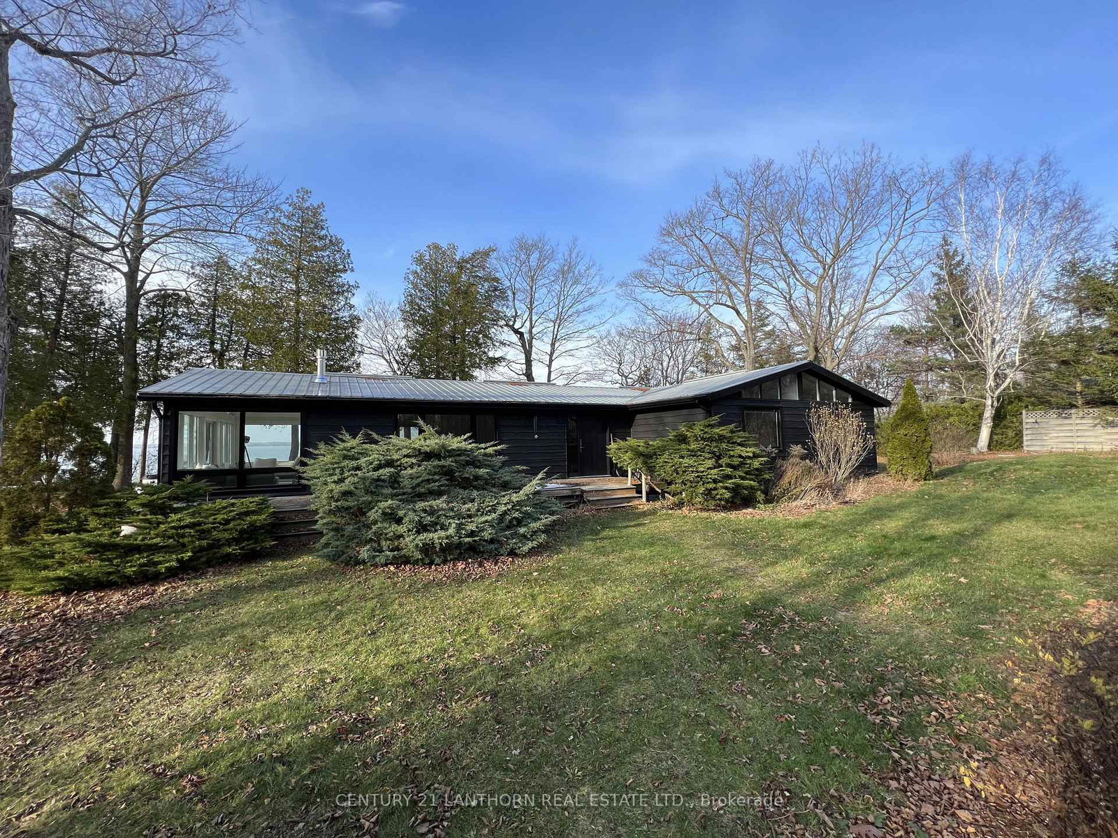 240-salmon-point-road-prince-edward-county-ontario-x13151012