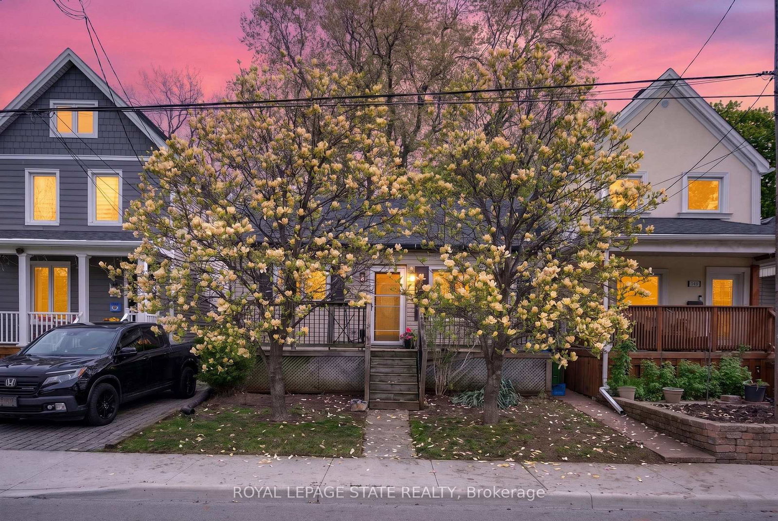 147-strachan-street-e-hamilton-ontario-x13151368