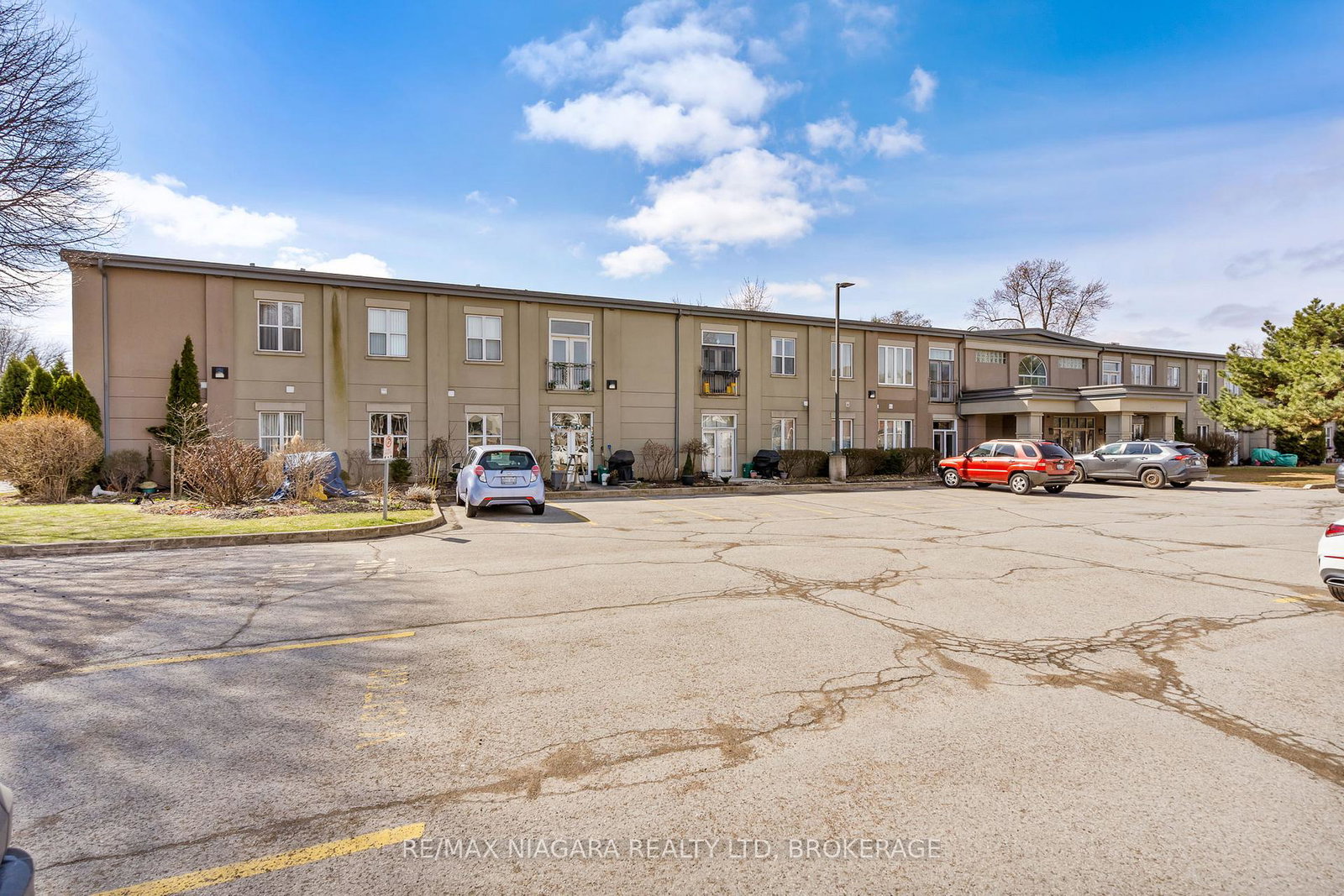 6365-drummond-road-niagara-falls-ontario-x13151372
