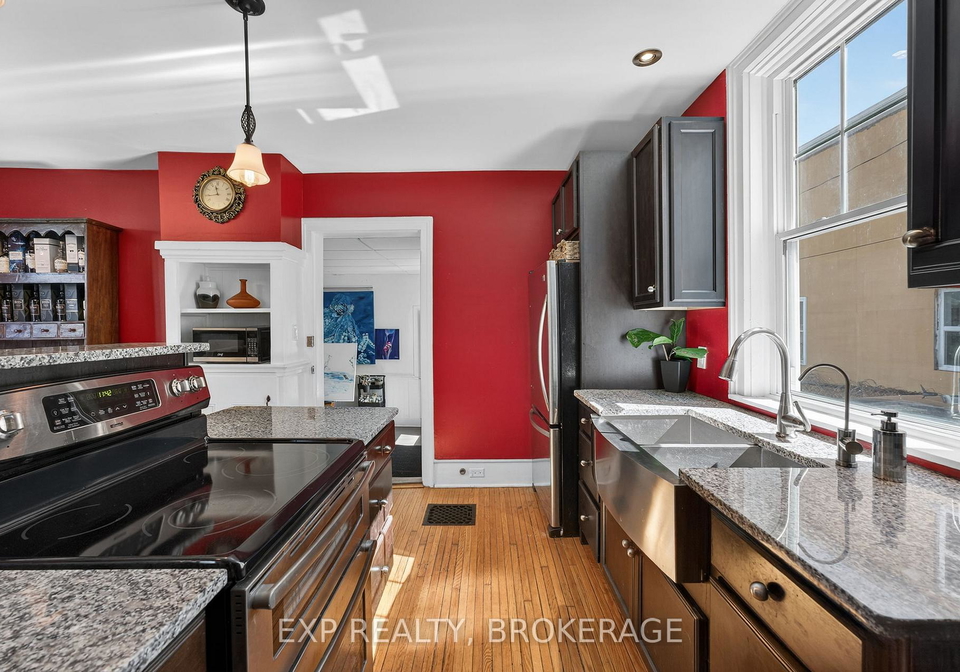 45-main-street-gananoque-ontario-x13151518