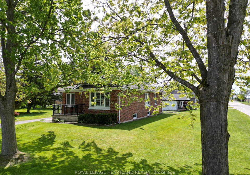 19-centre-street-bluewater-ontario-x13152006