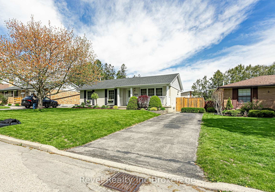 793-gladstone-drive-woodstock-ontario-x13152096