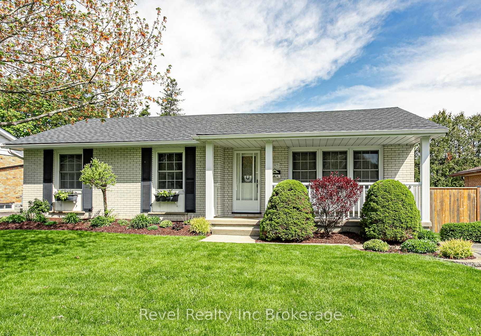793-gladstone-drive-woodstock-ontario-x13152096