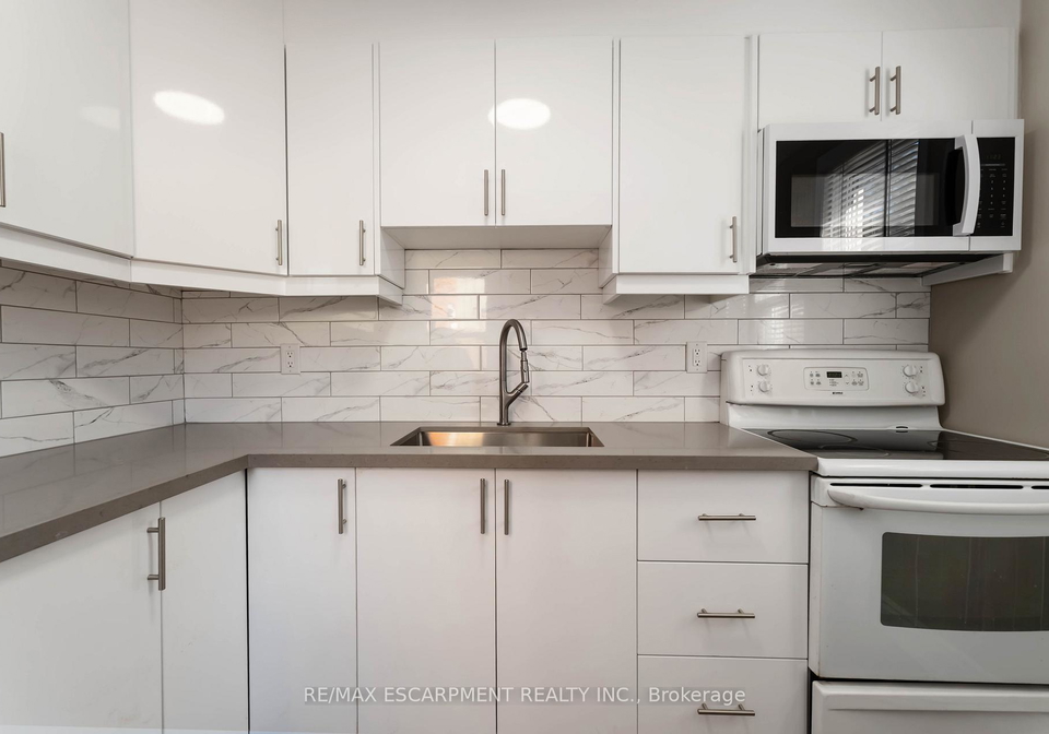 187-barton-street-w-hamilton-ontario-x13152498