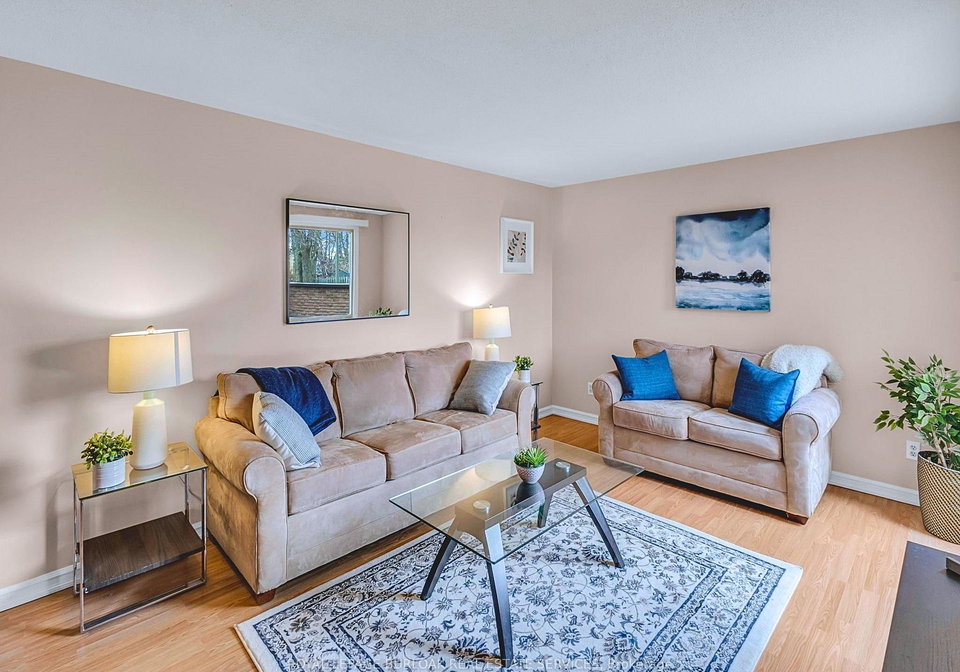 28-underhill-crescent-kitchener-ontario-x13152716