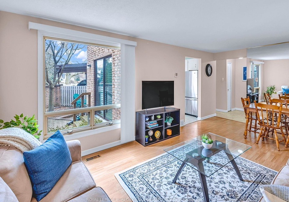 28-underhill-crescent-kitchener-ontario-x13152716