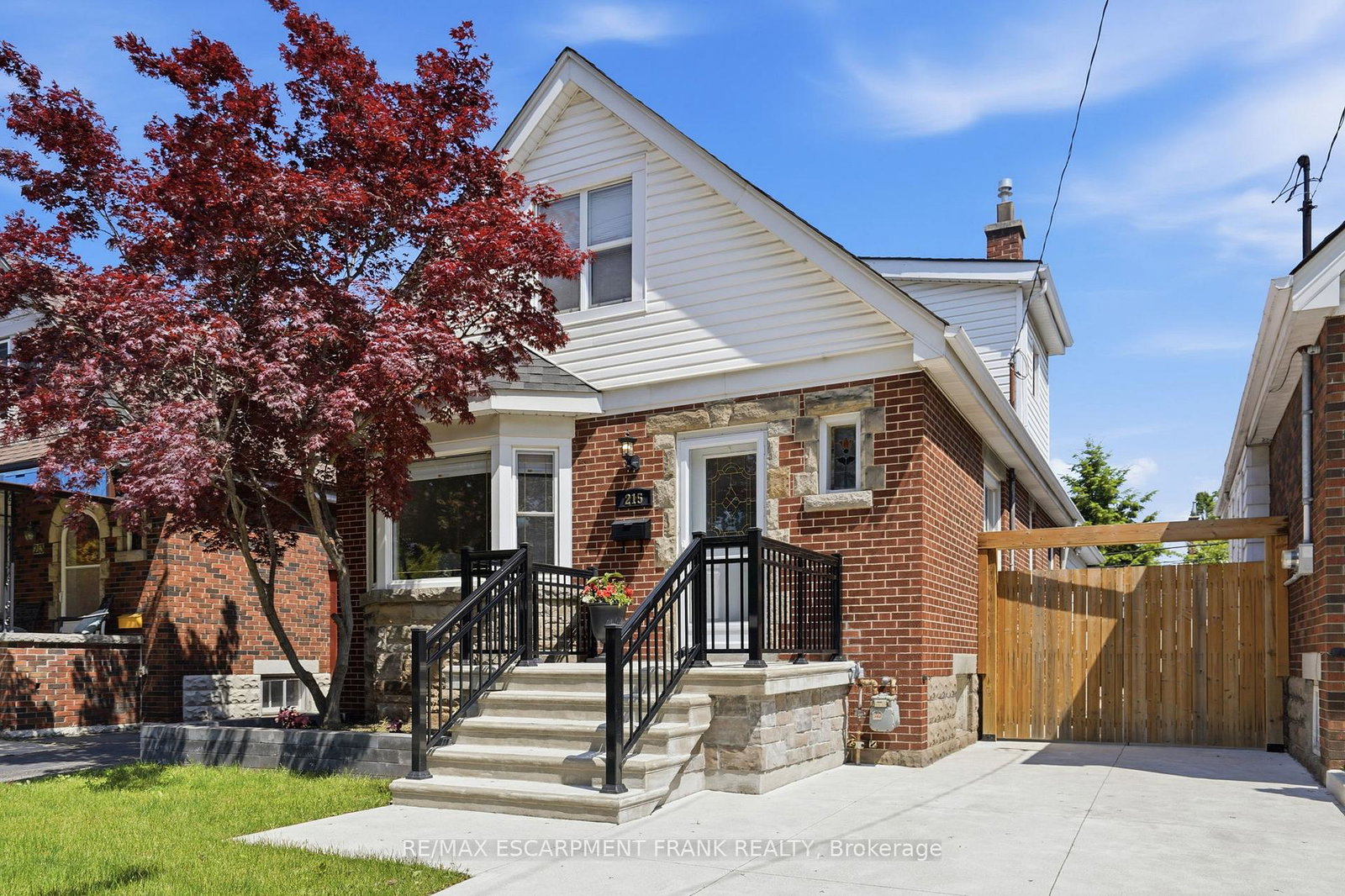 215-wexford-avenue-s-hamilton-ontario-x13152728