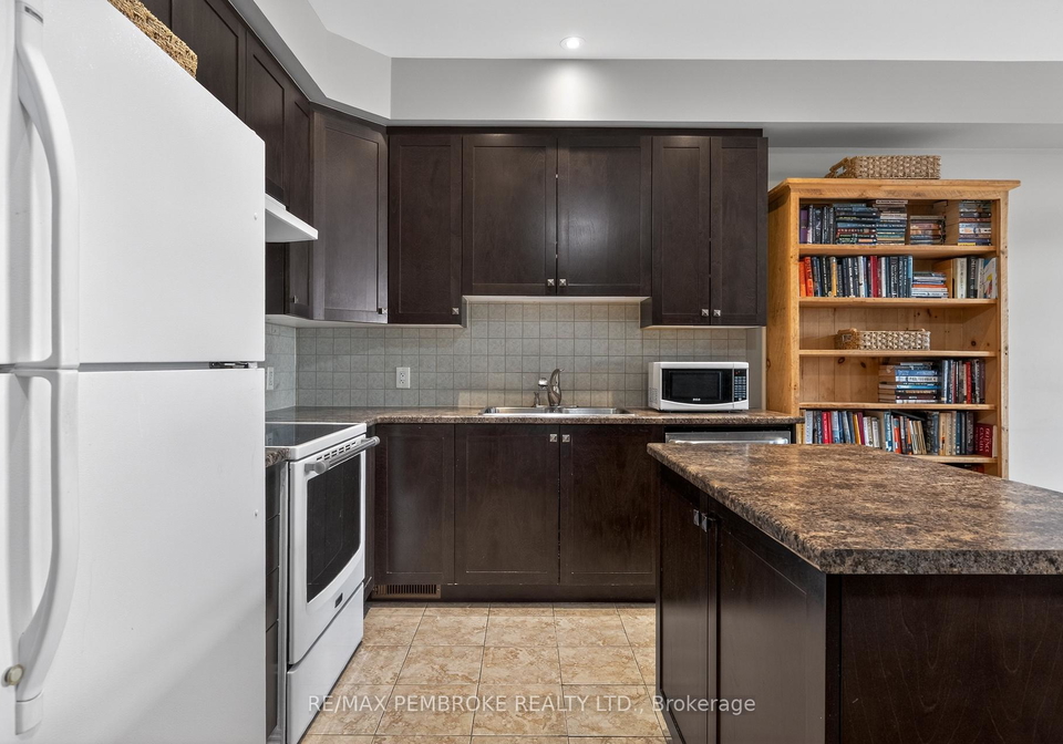 1034-butler-boulevard-petawawa-ontario-x13152740