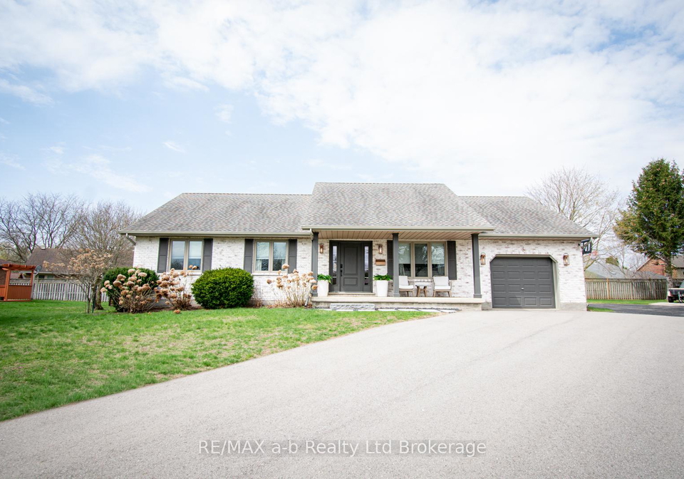 3-belfast-circle-tillsonburg-ontario-x13153046