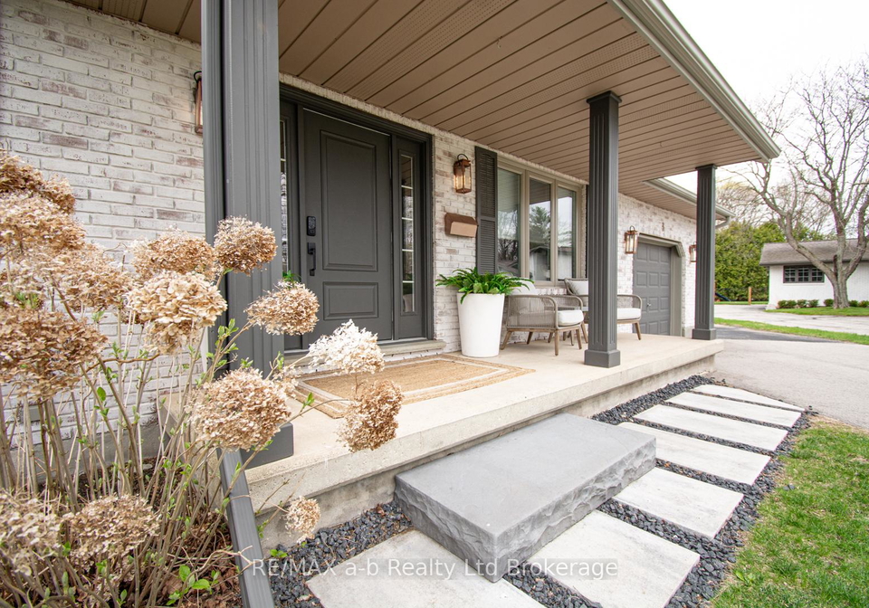 3-belfast-circle-tillsonburg-ontario-x13153046
