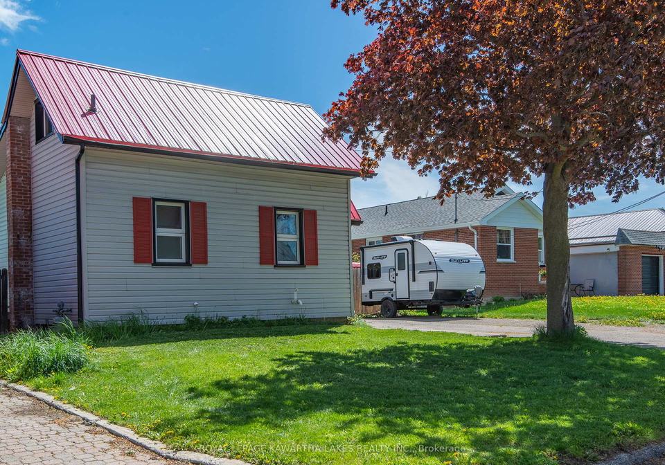 8-wolfe-street-kawartha-lakes-ontario-x13153464