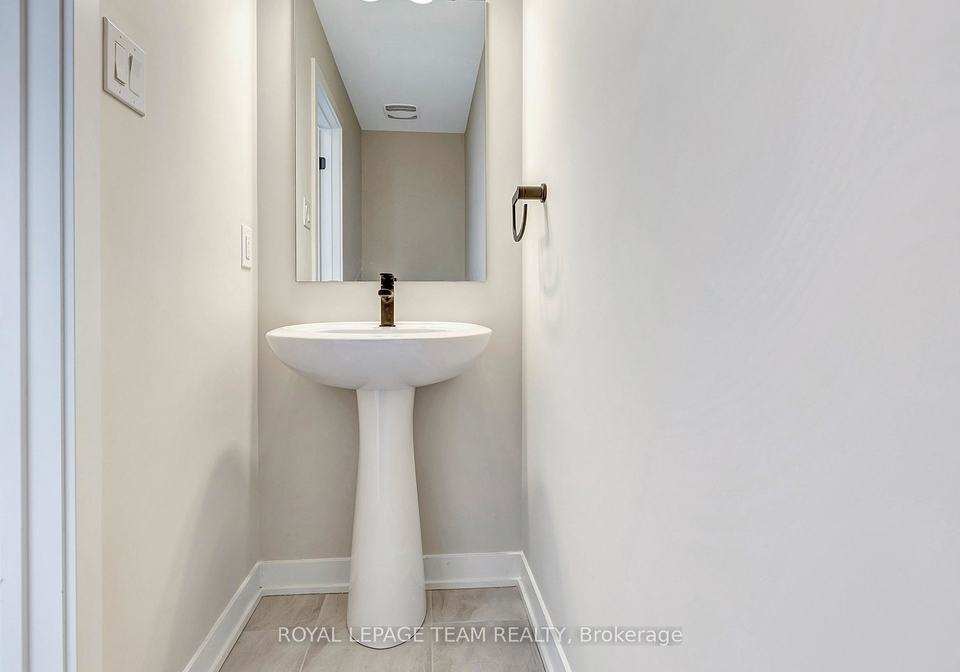 920-parnian-private-ottawa-ontario-x13153722