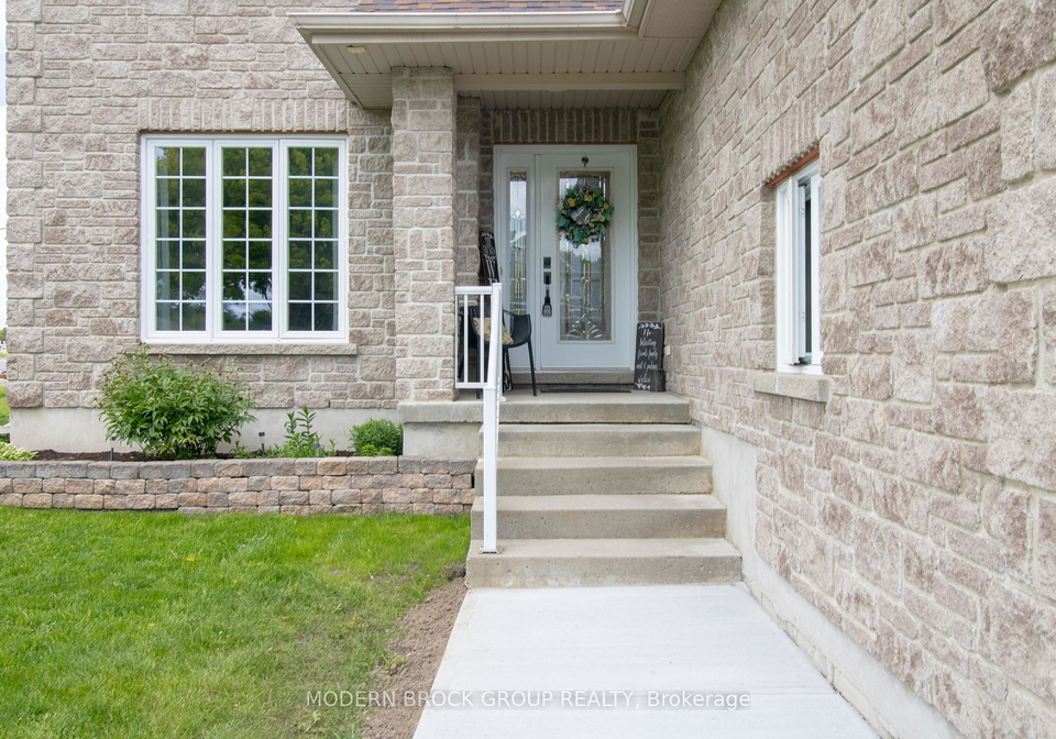 1000-crestwood-drive-brockville-ontario-x13154100