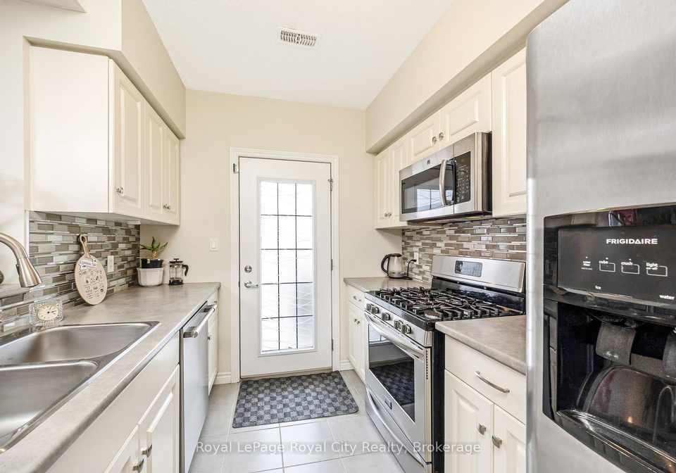 19b-guthrie-lane-guelpheramosa-ontario-x13154180