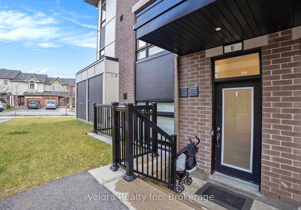 390-rolling-meadow-crescent-ottawa-ontario-x13154564