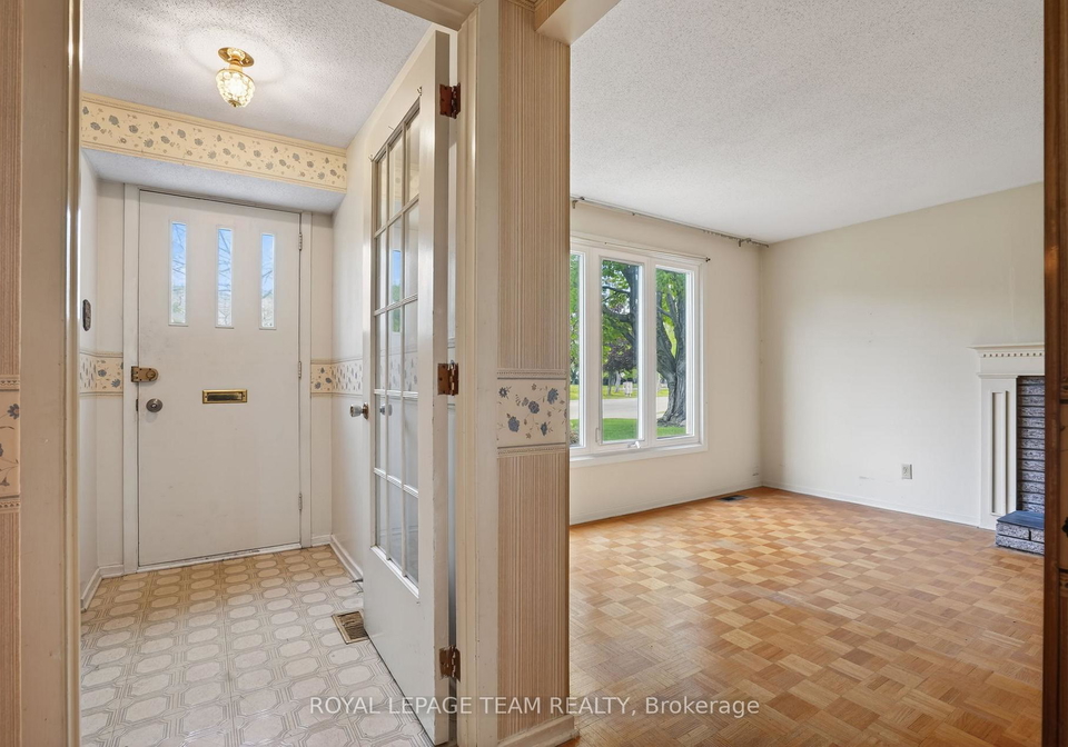 16-parkglen-drive-ottawa-ontario-x13154650