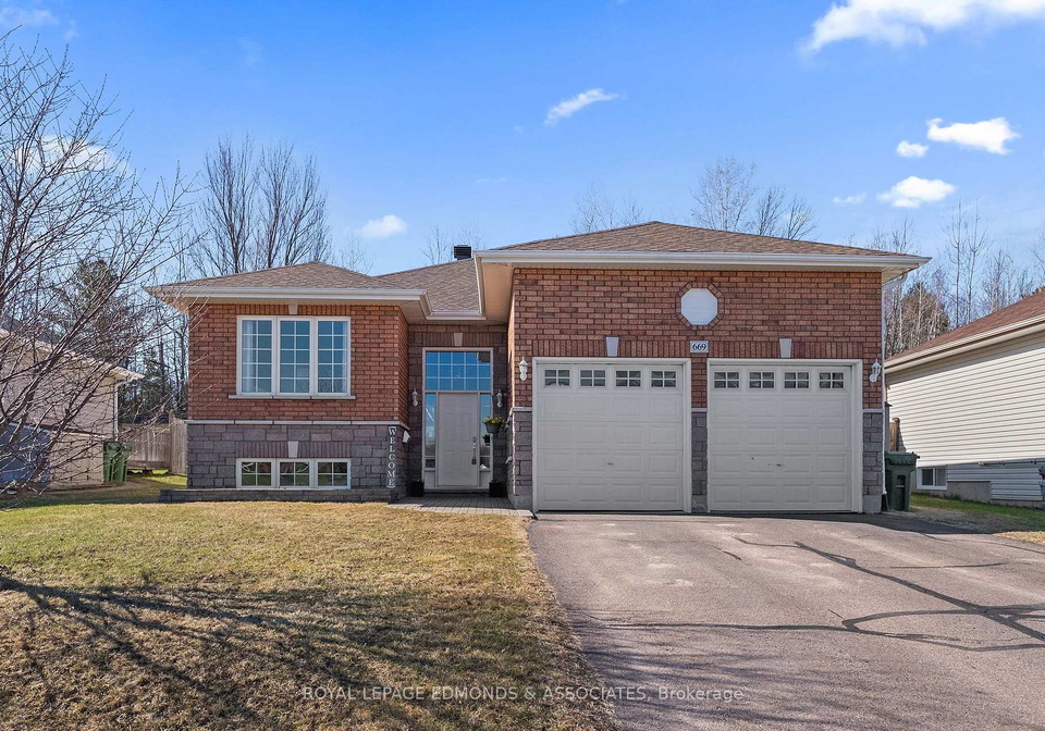 669-fairview-avenue-s-laurentian-valley-ontario-x13154704