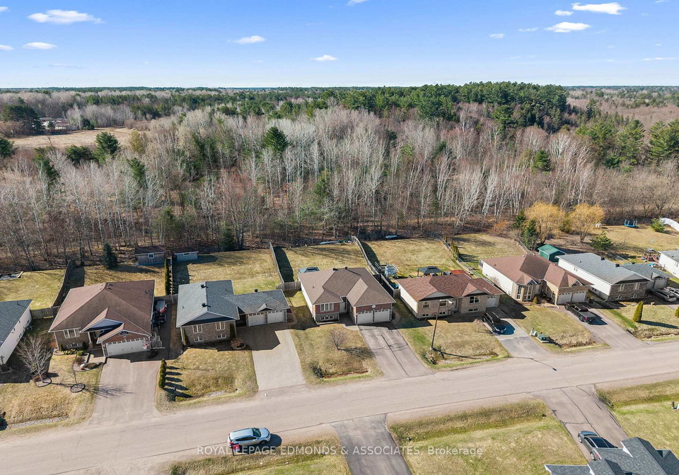 669-fairview-avenue-s-laurentian-valley-ontario-x13154704